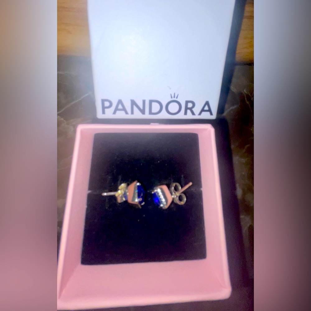 COPY - PANDORA Studs
